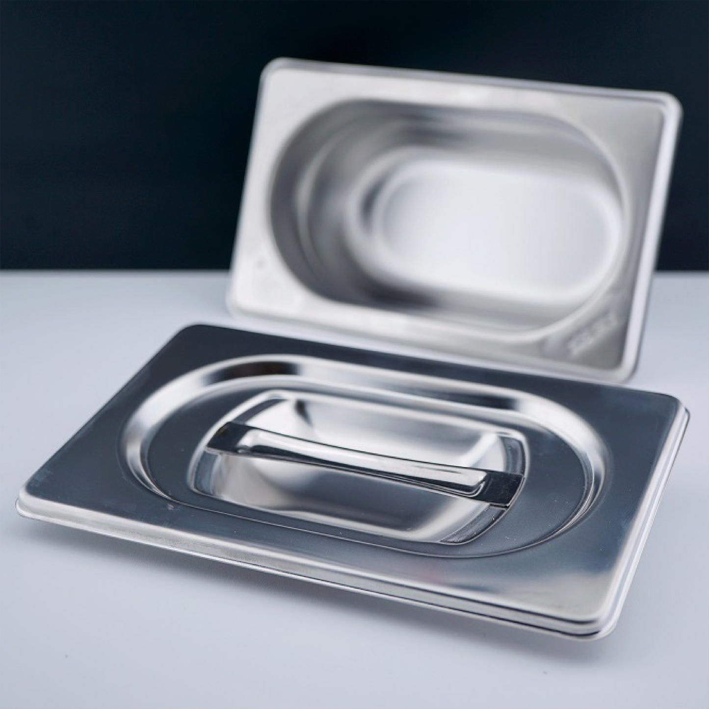Piccolo Deckel mit Eingriff